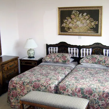 Bed & Breakfast An Dooneen 3*